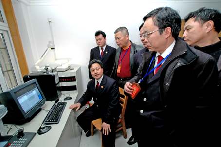 ���M��ʡ�z��C(j��)�P(gu��n)�_չ���(xi��ng)���(d��ng)��ץ��(zh��)�����L(f��ng)